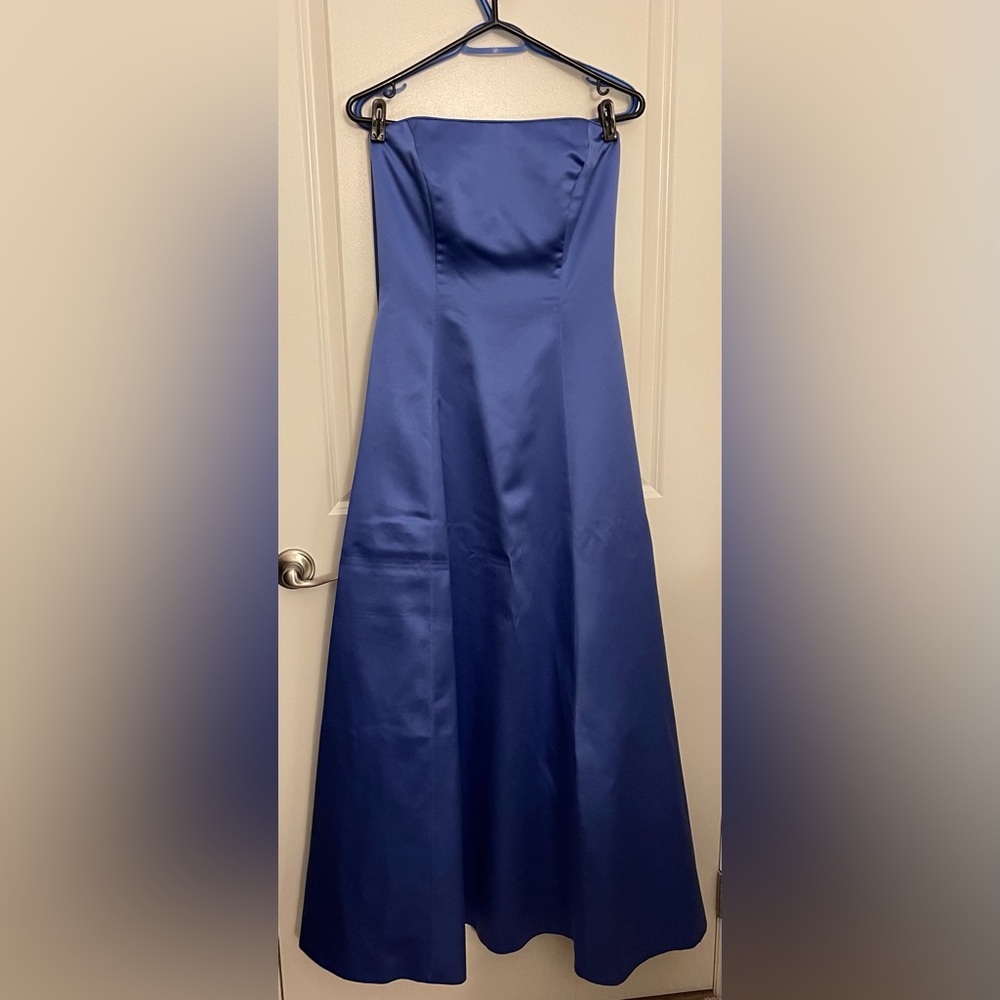 Chic Strapless Periwinkle Blue Gown